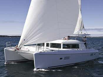 freeseas - Catamaran charter Lavrion & Boat hire in Greece 1