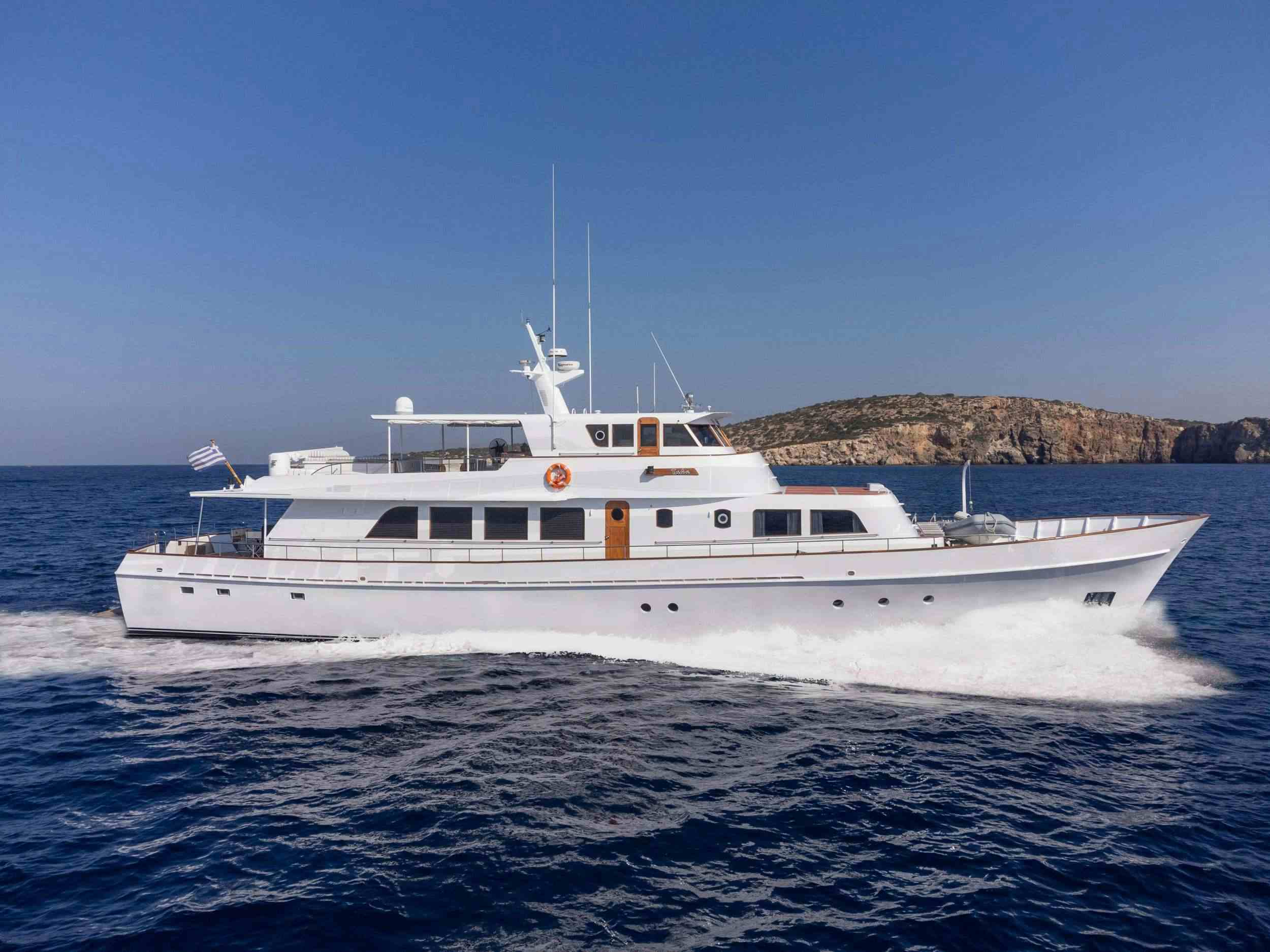 TAKA - Yacht Charter Piraeus & Boat hire in Greece 1